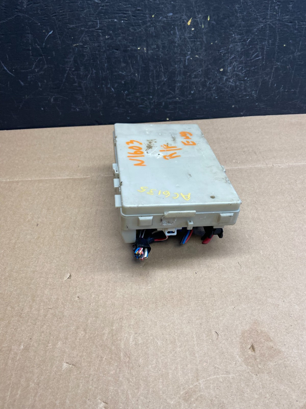 2004 to 2006 Nissan Quest Fuse Box Relay Control Module Unit 284B7CK020 AC61352
