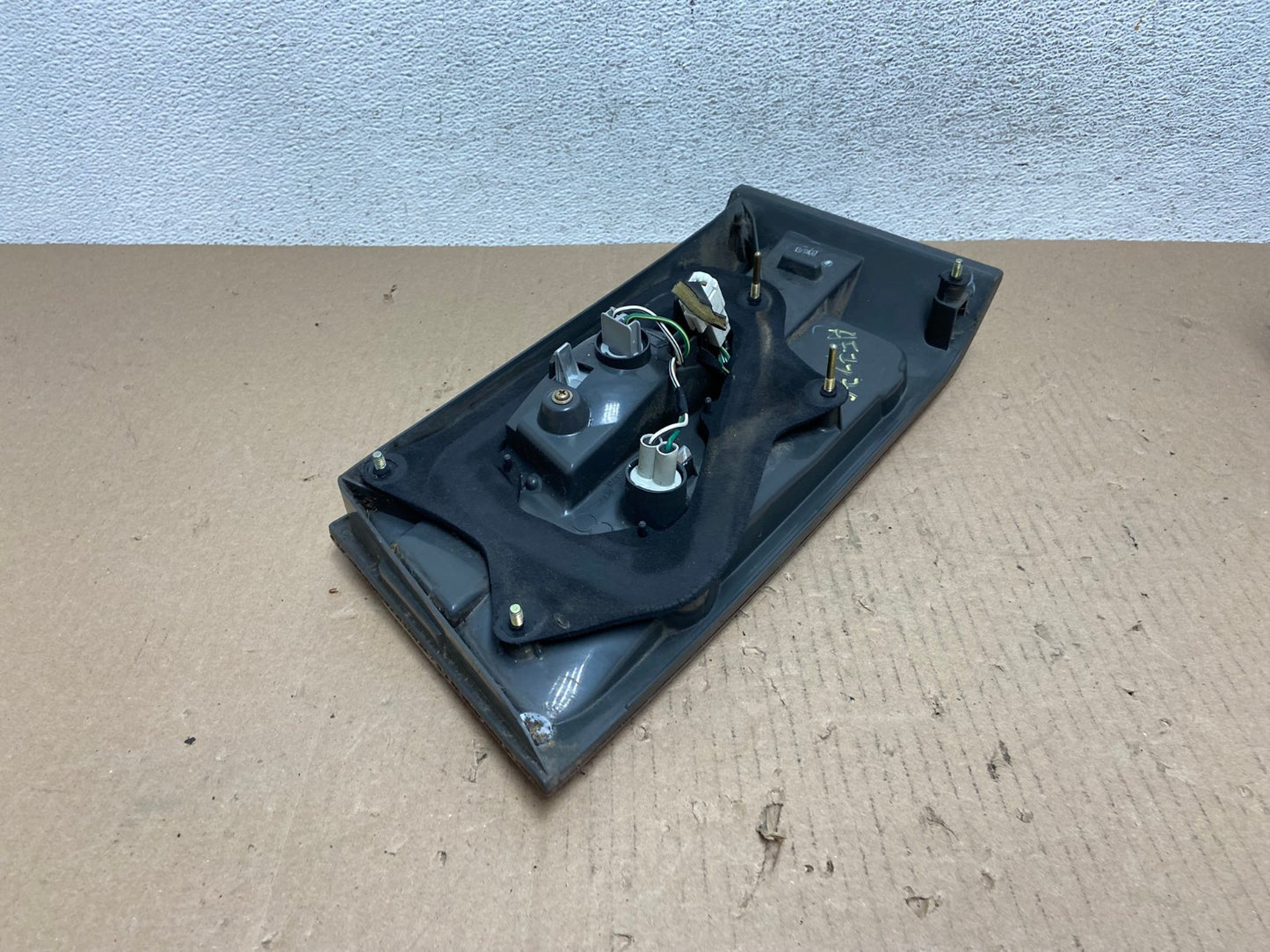 2000 2001 Lexus ES300 Inner Left Driver LH Side Tail Light AE7276 LK3