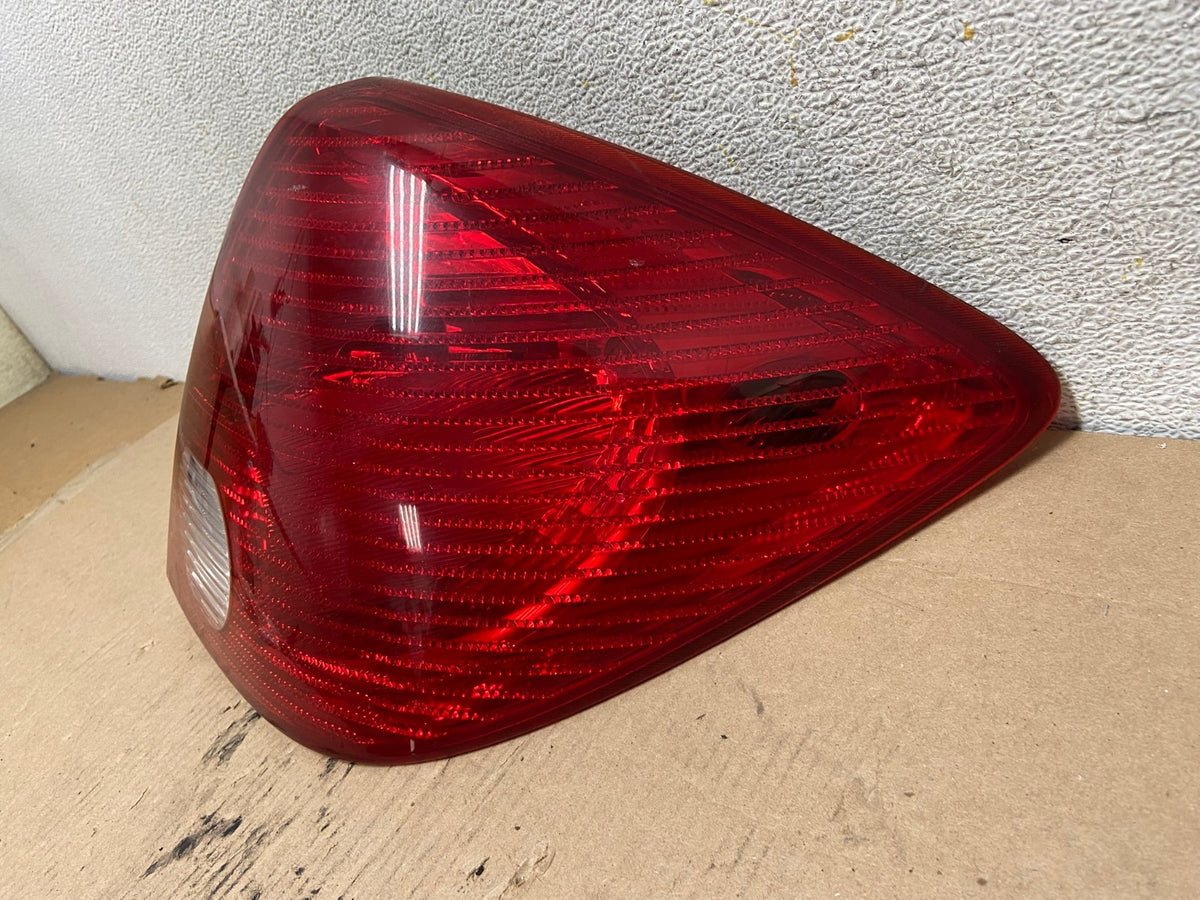 2005-2010 Pontiac G6 Sedan Right Passenger Side Tail Light AH0957 LK2