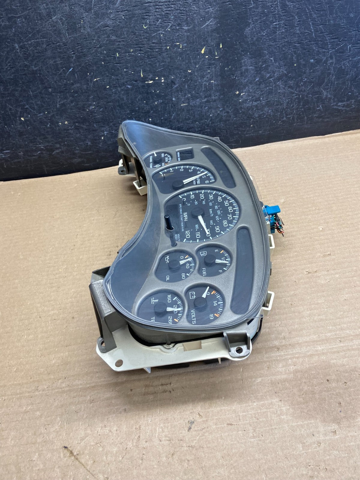 2000 to 2002 GMC Yukon Denali Cluster Gauge Speedometer ah1484 DG2