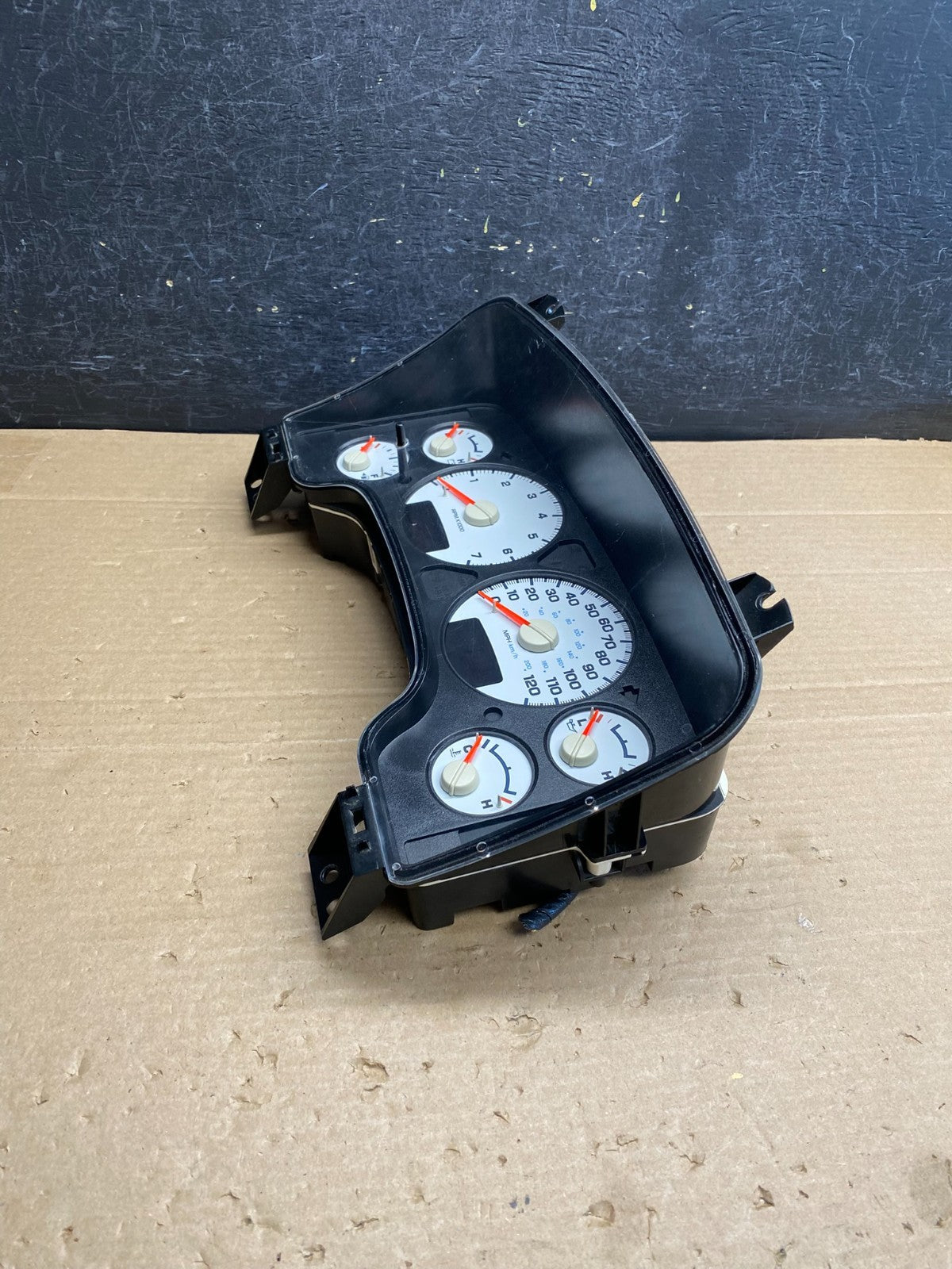 2004 2005 Dodge Ram 1500 Instrument Speedometer Gauge Cluster AG6309 DG2