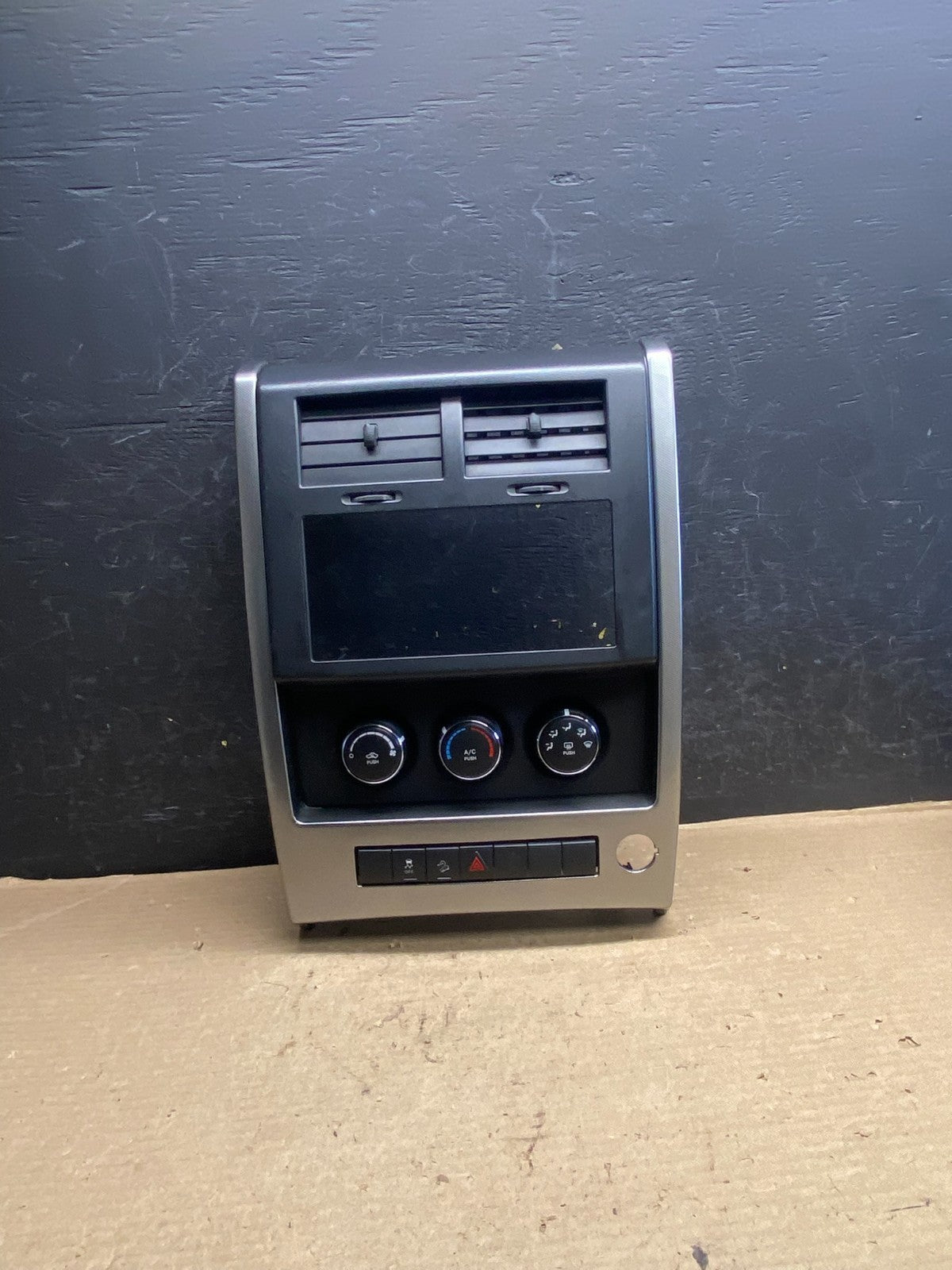 2008 to 2012 Jeep Liberty Dash Climate Temperature Control Radio Bezel ah5381 DG0