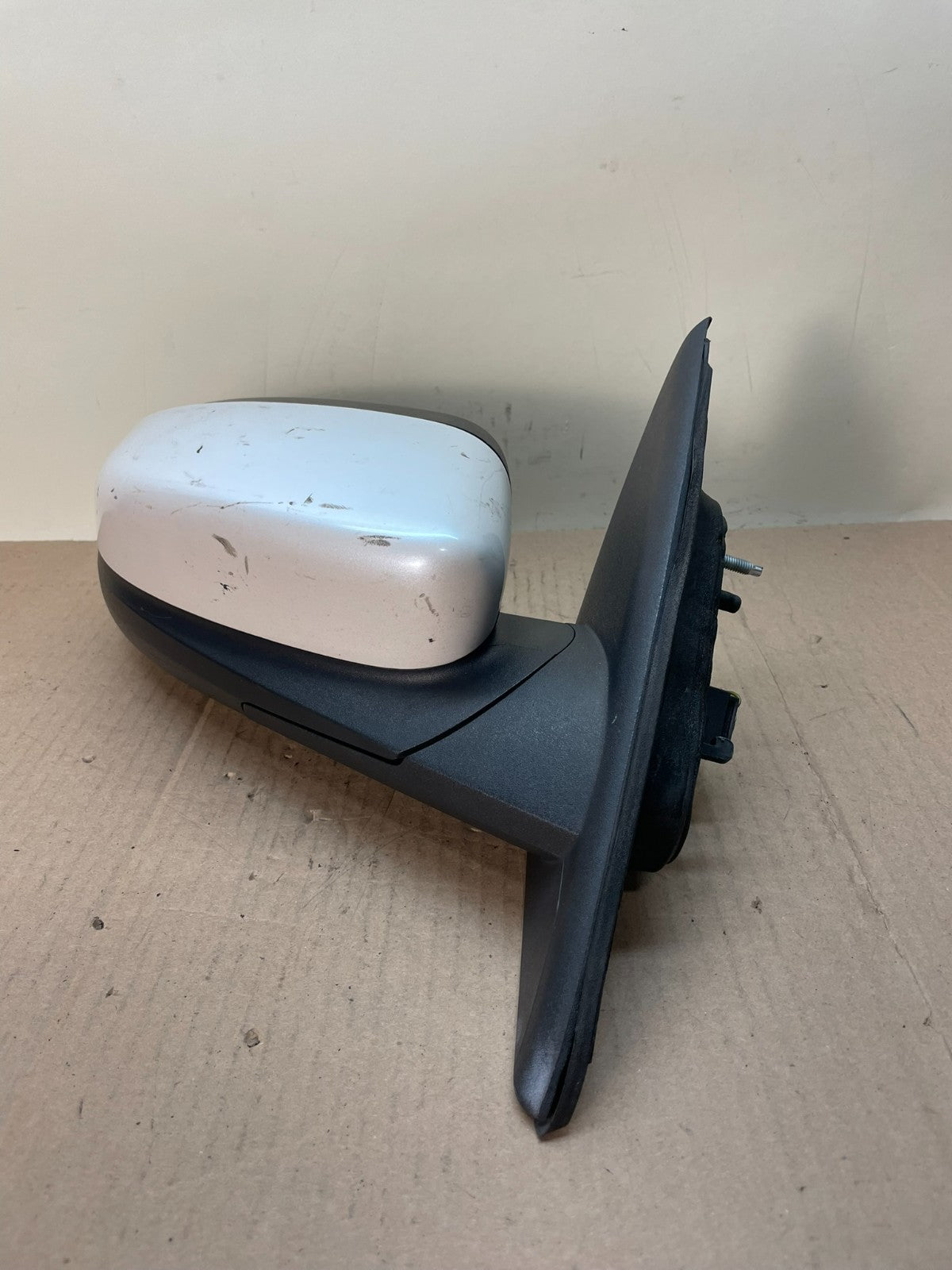 2010 to 2018 Ford Taurus Right Passenger View Door Mirror AJ0758 DG1