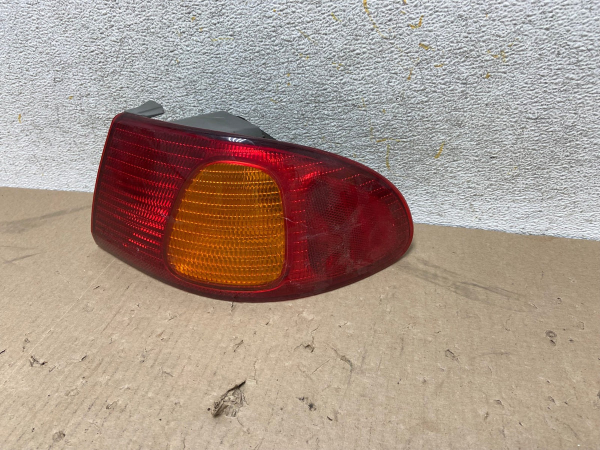 1998 1999 2000 Toyota Corolla Right Passenger Side Tail light AH6896 LK2