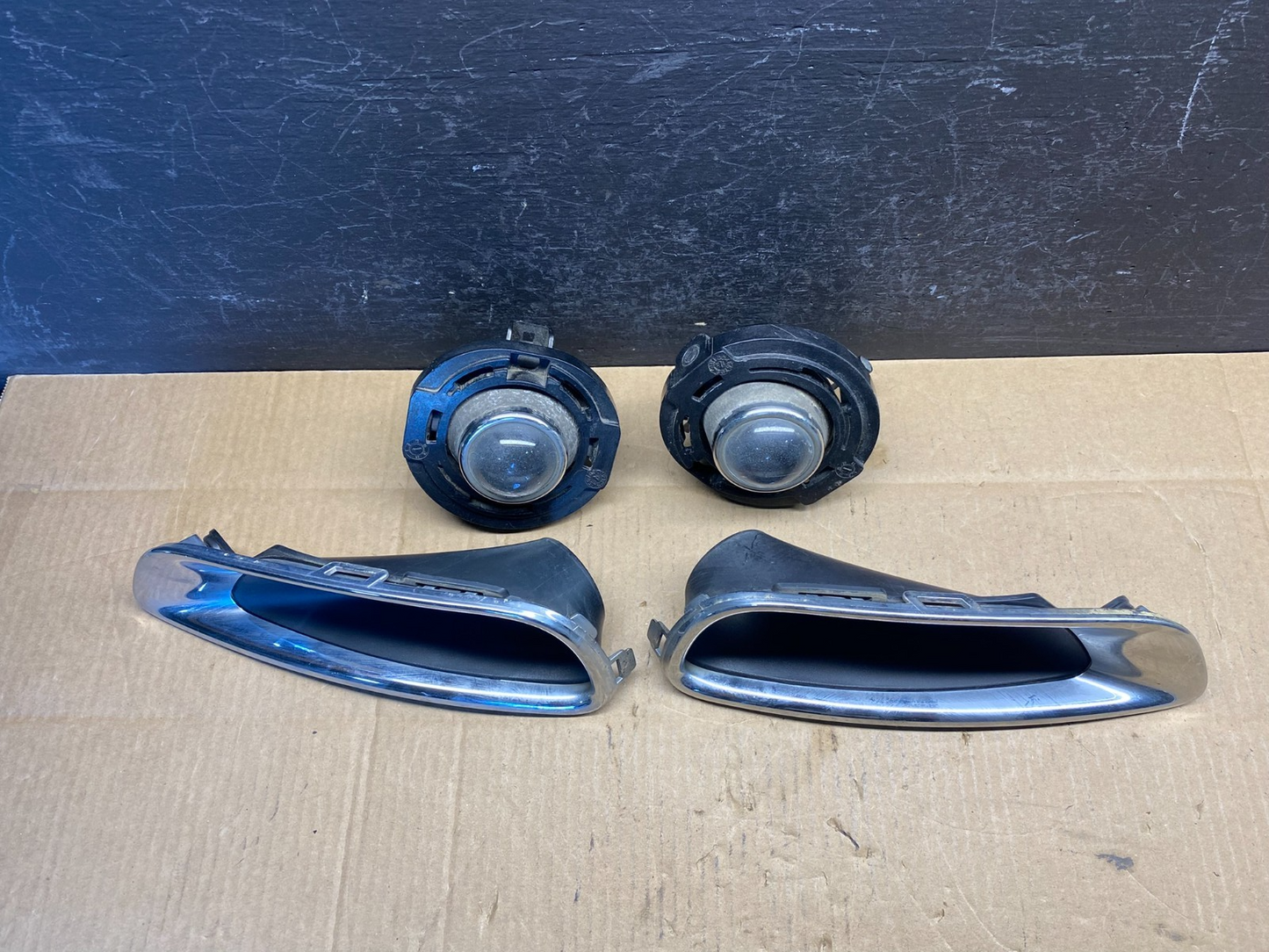 2016 to 2020 Jeep Grand Cherokee Left & Right Pair Front Fog Light Bezel AD50663