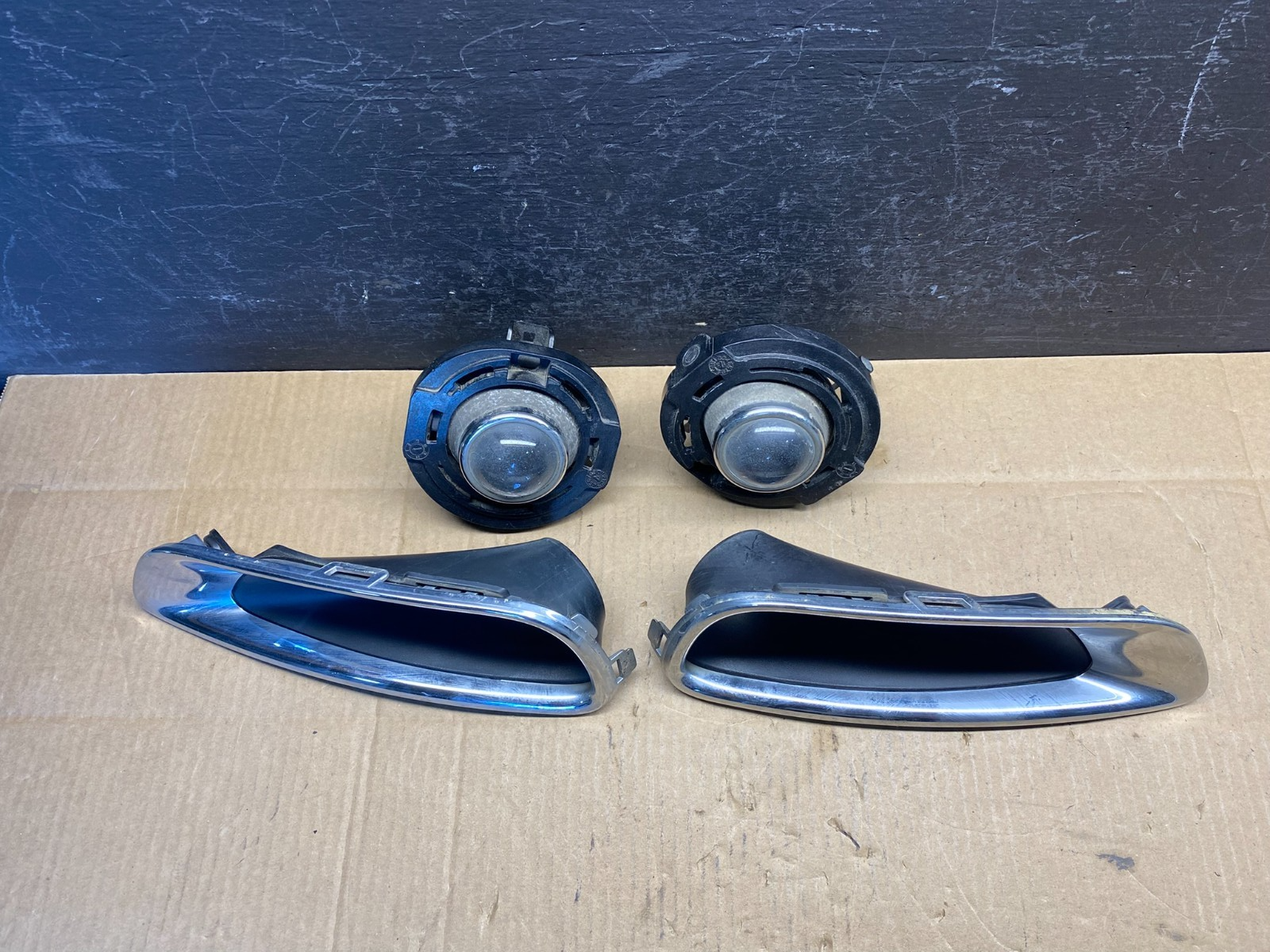 2016 to 2020 Jeep Grand Cherokee Left & Right Pair Front Fog Light Bezel AD50663