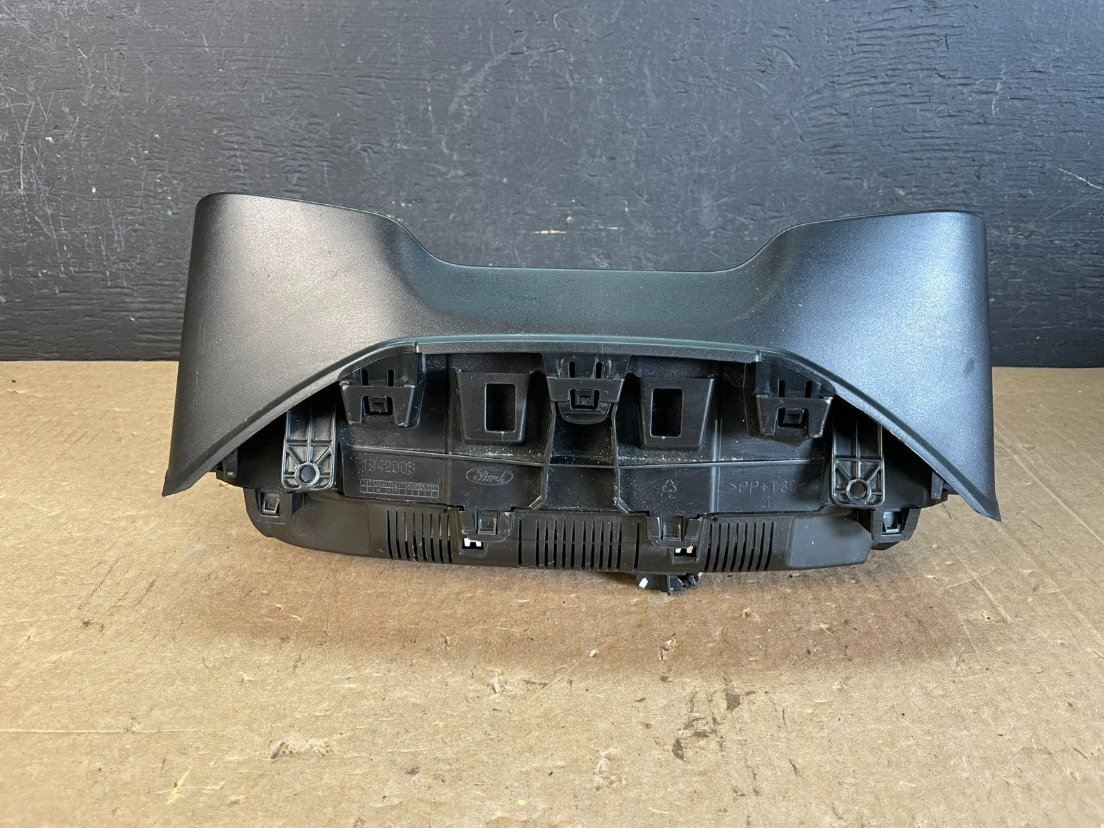2018 to 2019 Ford Transit 150 250 350 Speedometer Cluster ad0398 DG4