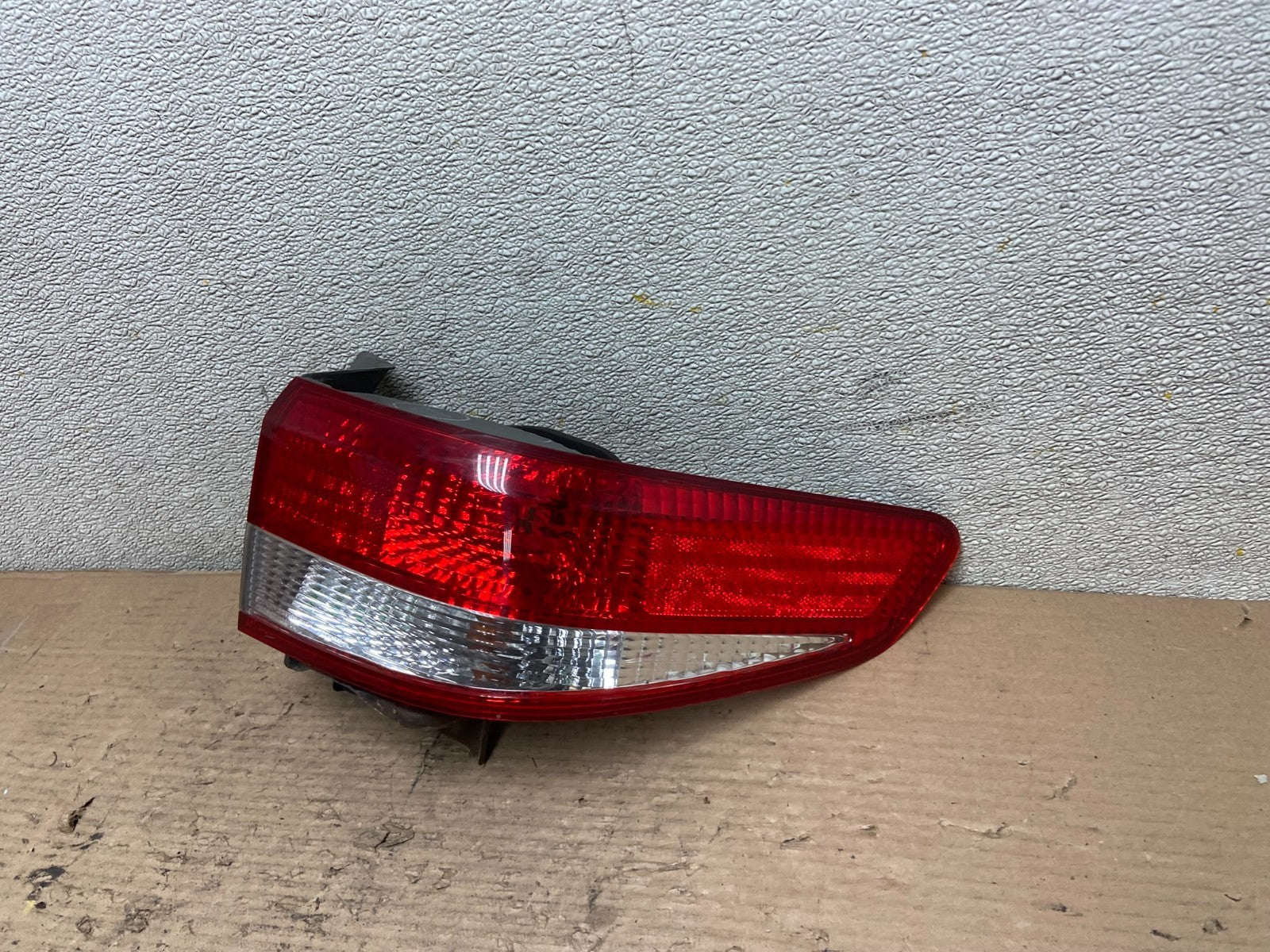 2003 to 2004 Honda Accord Sedan Right Passenger Rh Side Tail light Oem AA9752 LK1
