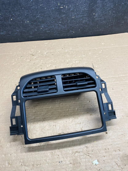 2004 to 2005 Toyota Rav4 Center Console Dash Radio Bezel Air Vent Trim ag8367 DG0