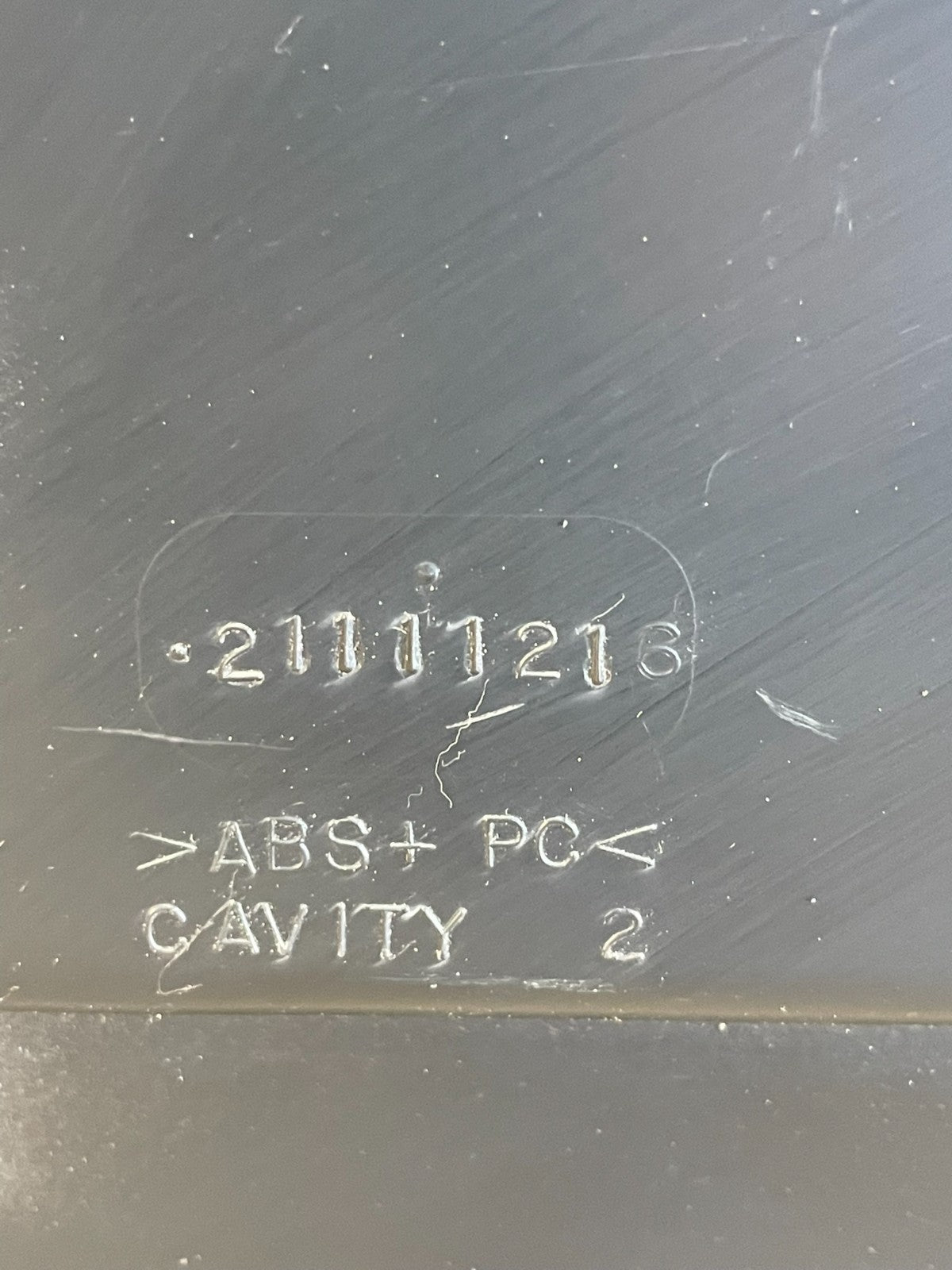 1997 - 1999 Saturn SL2 Sedan Center Tail Light Lid Trunk Rear Panel AE3497 DG4