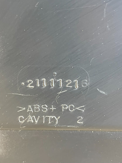 1997 - 1999 Saturn SL2 Sedan Center Tail Light Lid Trunk Rear Panel AE3497 DG4