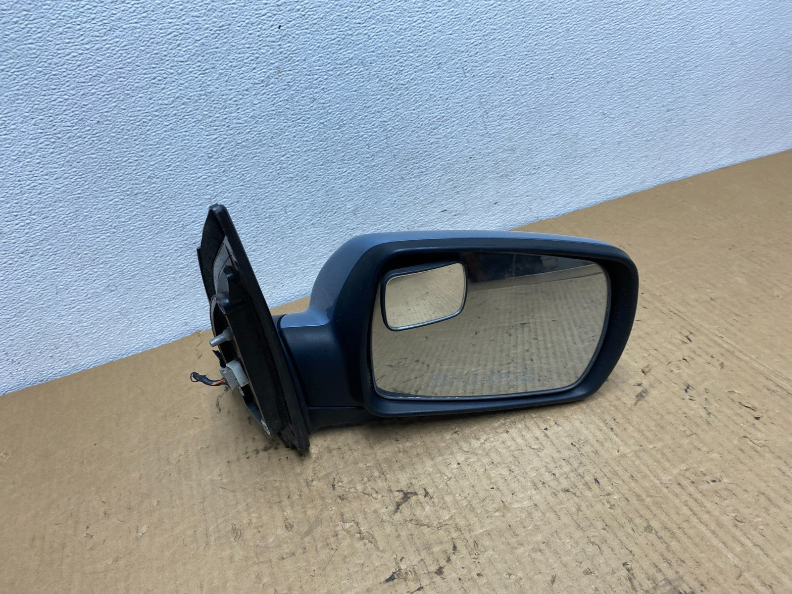 2007-2010 Hyundai Entourage Sedona Right Passenger Side Door Mirror AC7809 DW4