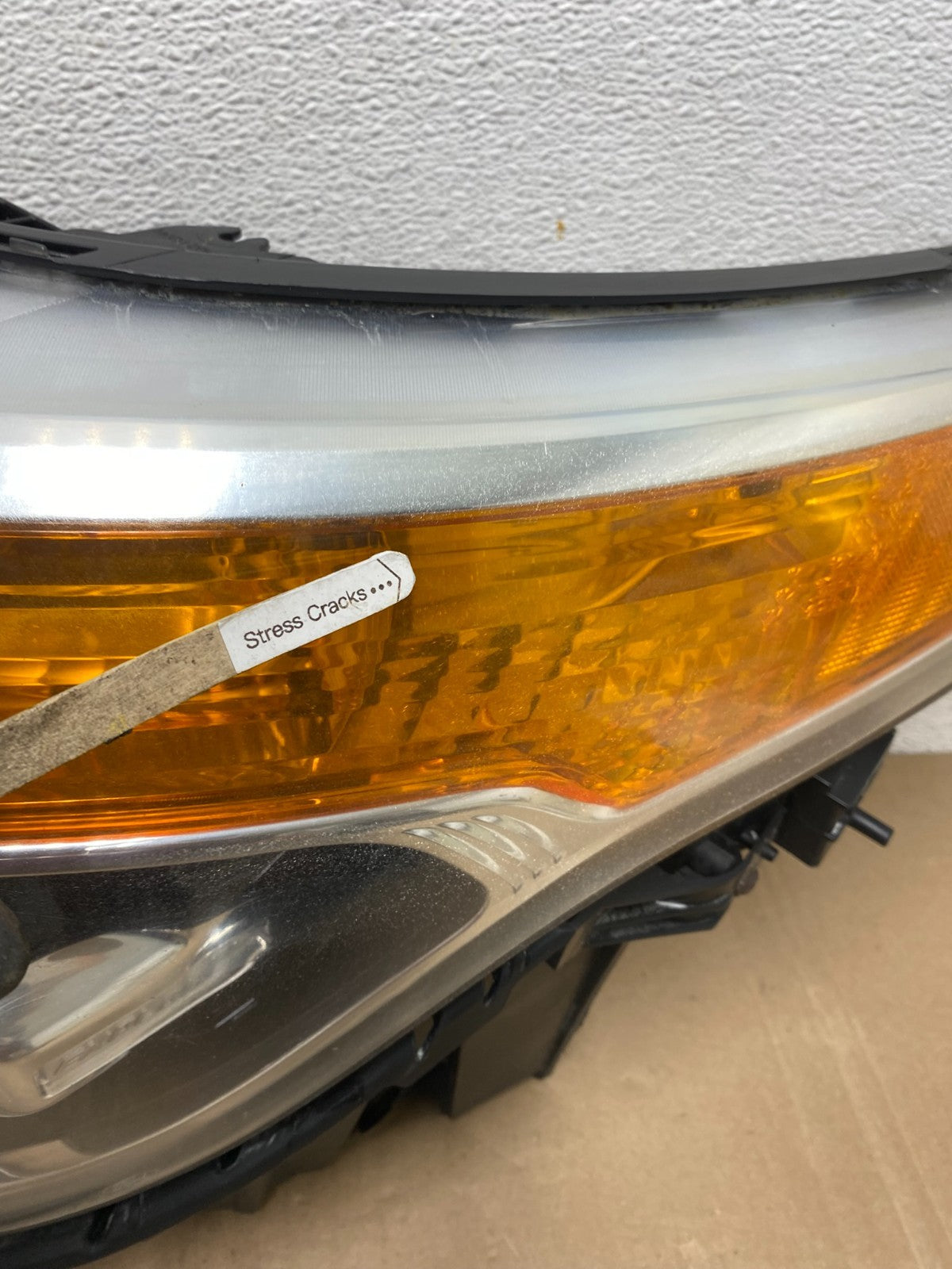 2011 to 2015 Ford Explorer Left Driver LH Halogen Headlight AG4663 DW4