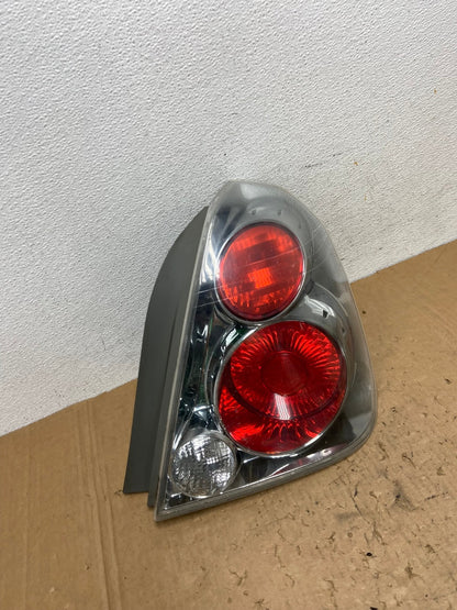 2005 to 2006 Nissan Altima Tail Light Right Passenger RH Side AD3312 LK2