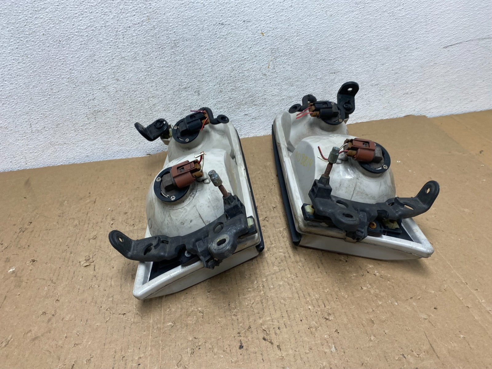 2000 to 2001 Toyota Camry Front Left+Right Side Headlights AD8814 DW10