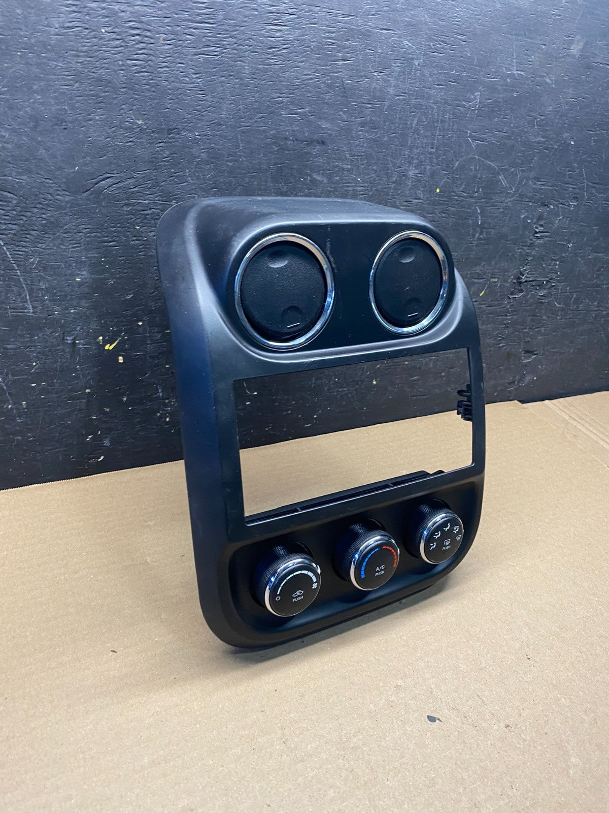 2011 to 2017 Jeep Compass Dash Climate Temperature Control Radio Bezel S2843  DG1