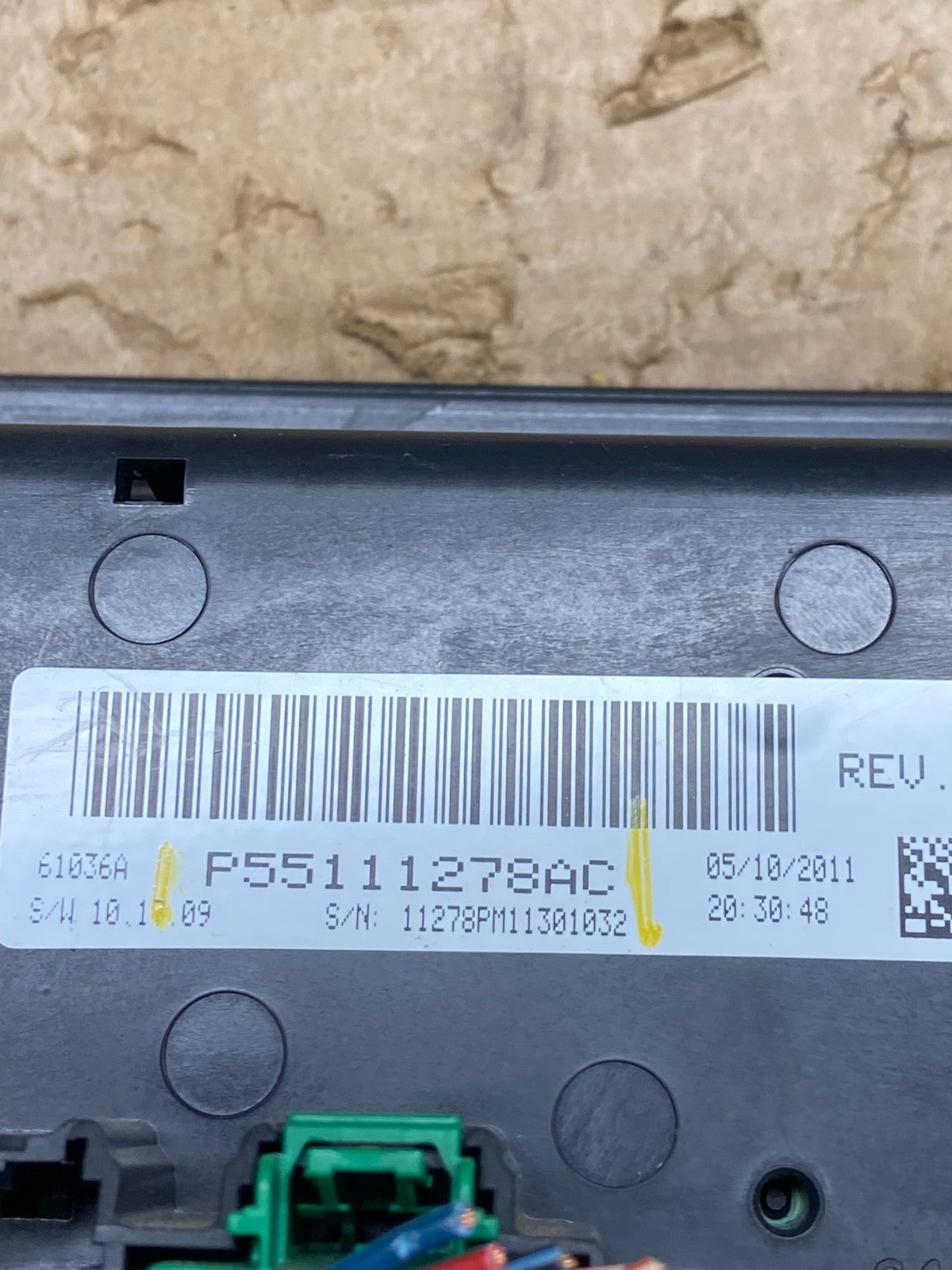 2011 to 2017 Jeep Compass Dash Climate Temperature Control Radio Bezel W3033 DG6