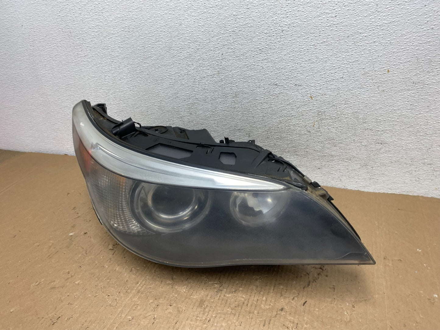 2004 to 2007 BMW 525i 5 Series Headlight Right Passenger Xenon AFS AD8809 DW1