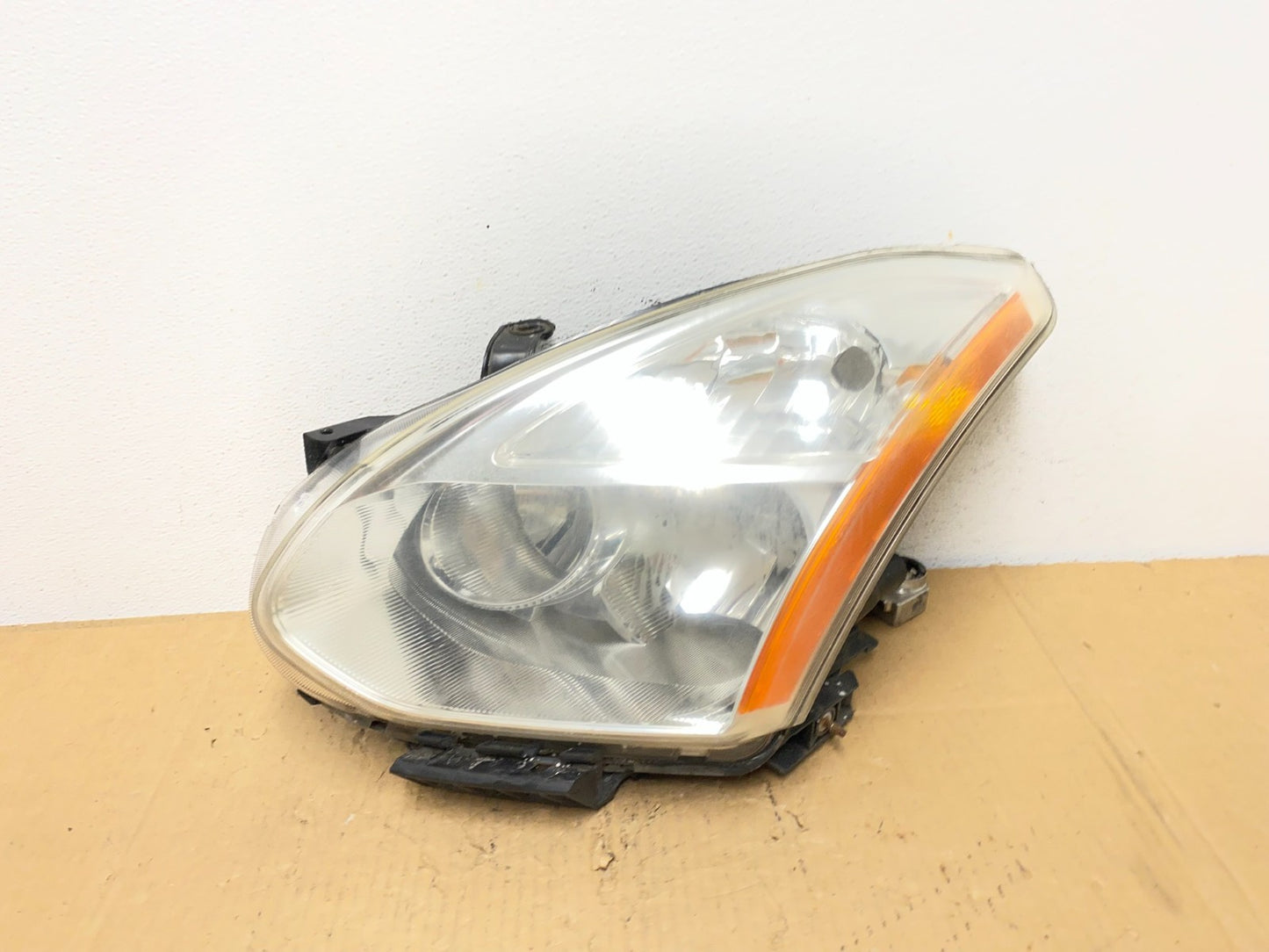 2008 to 2013 Nissan Rogue HID Xenon Headlight Left Driver Lh Side AD2356 DW0