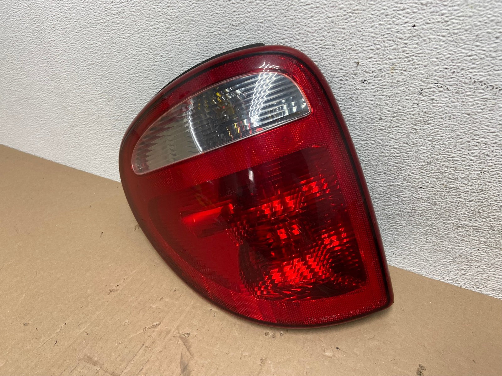 2001 to 2003 Dodge Grand Caravan Left Driver Lh Tail Light AE8750 LK1