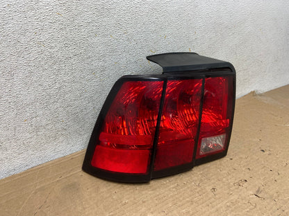 1999 - 2004 Ford Mustang Left Driver Lh Side Tail Light AH8965 LK1