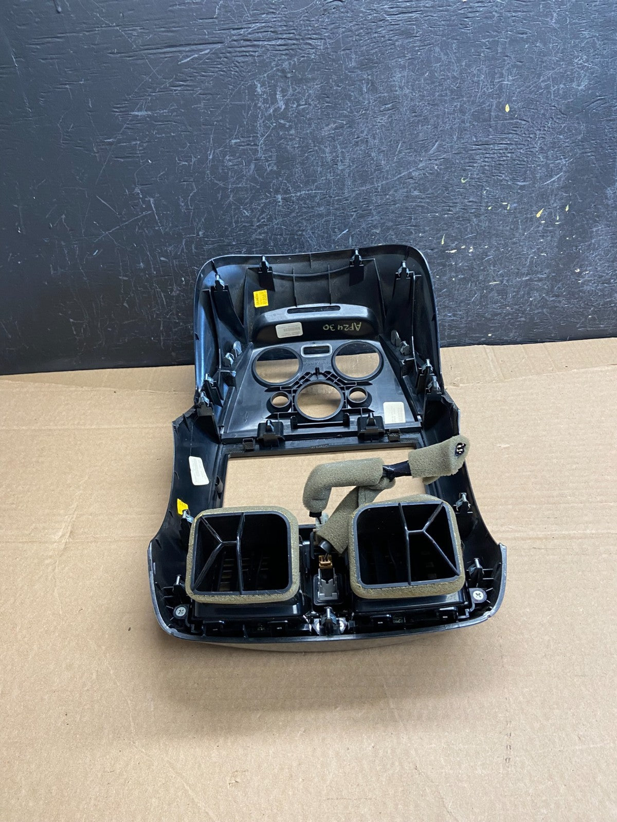 2015-2019 Nissan Versa Center Dash Radio Climate Bezel Air Vent AF2430 DG2