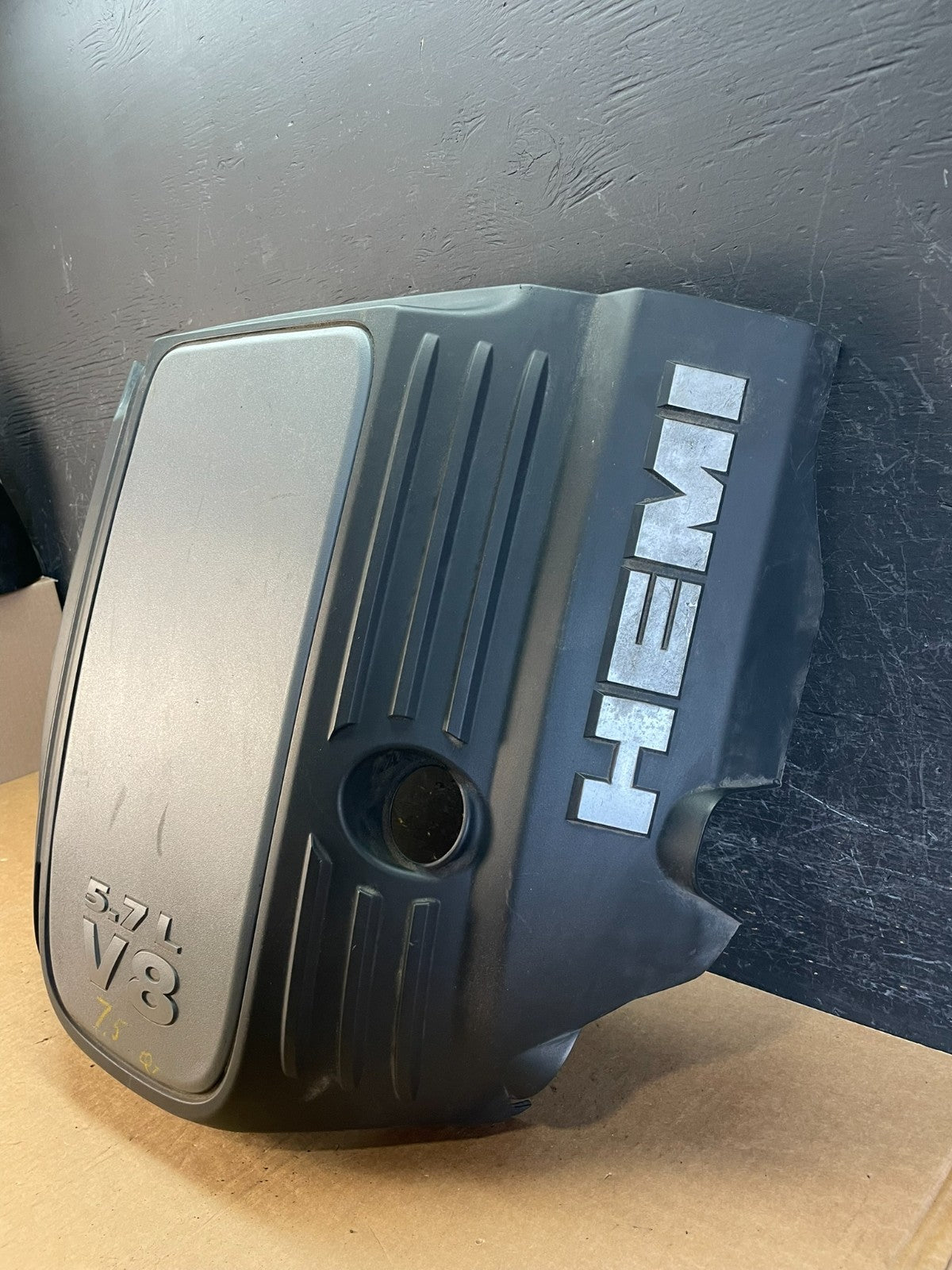 2011 to 2016 Jeep Grand Cherokee 5.7L Hemi Engine Cover Plastic Shield AE8359 DG1