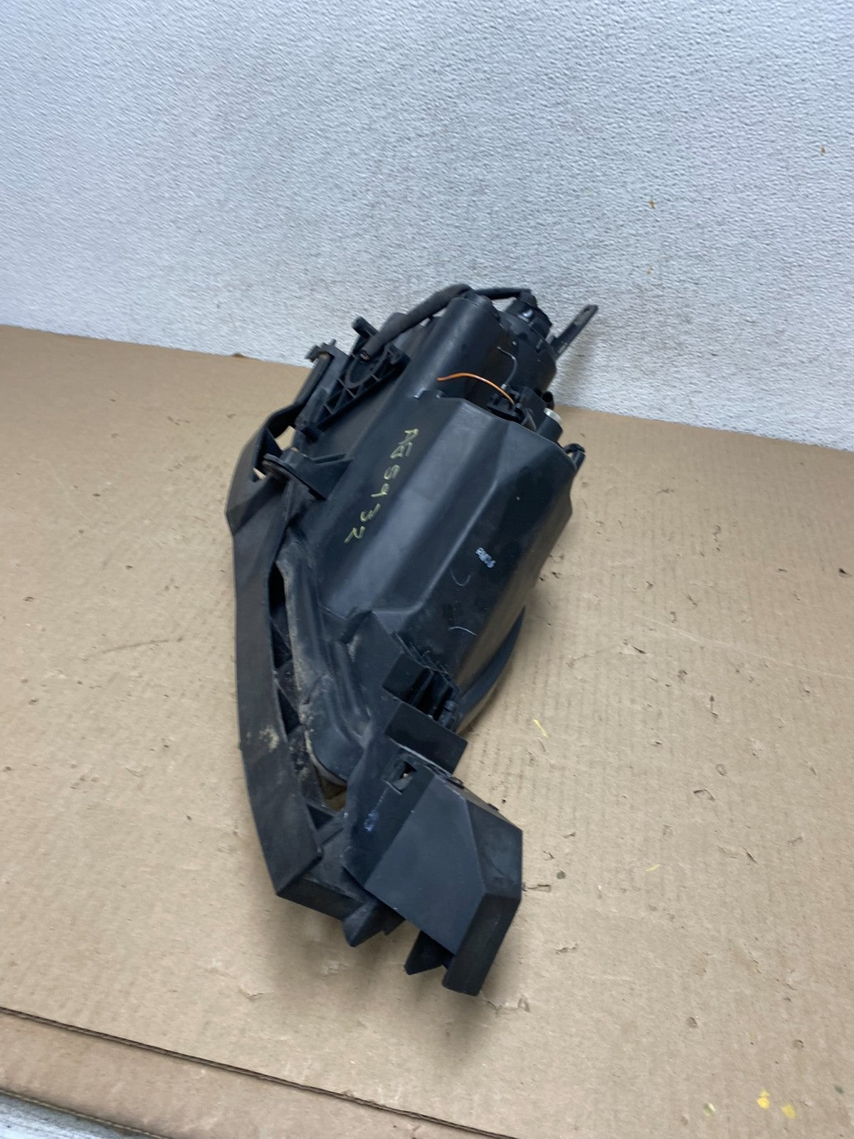 2004 to 2009 Mazda 3 Hatchback Left Driver LH Side Headlight AG5932 DW6