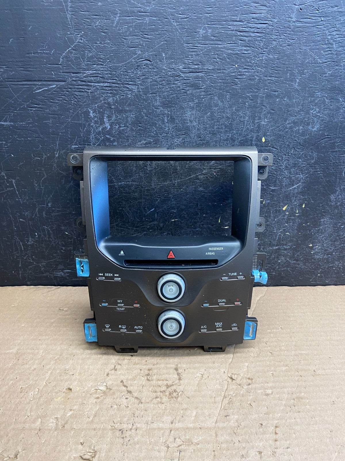 2011-2014 Ford Edge Heater Climate Control Radio CD Control Dash Bezel AF2236 DW0