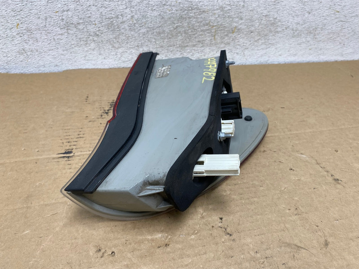 2004 2005 2006 BMW E53 X5 Right Passenger Rh Side Tail Light AH7982 LK4