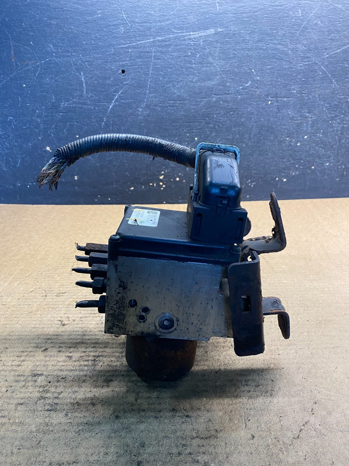 2011 - 2014 Ford E250 E350 Van  ABS Anti Lock Brake Pump Module Oem AA1768 DG2