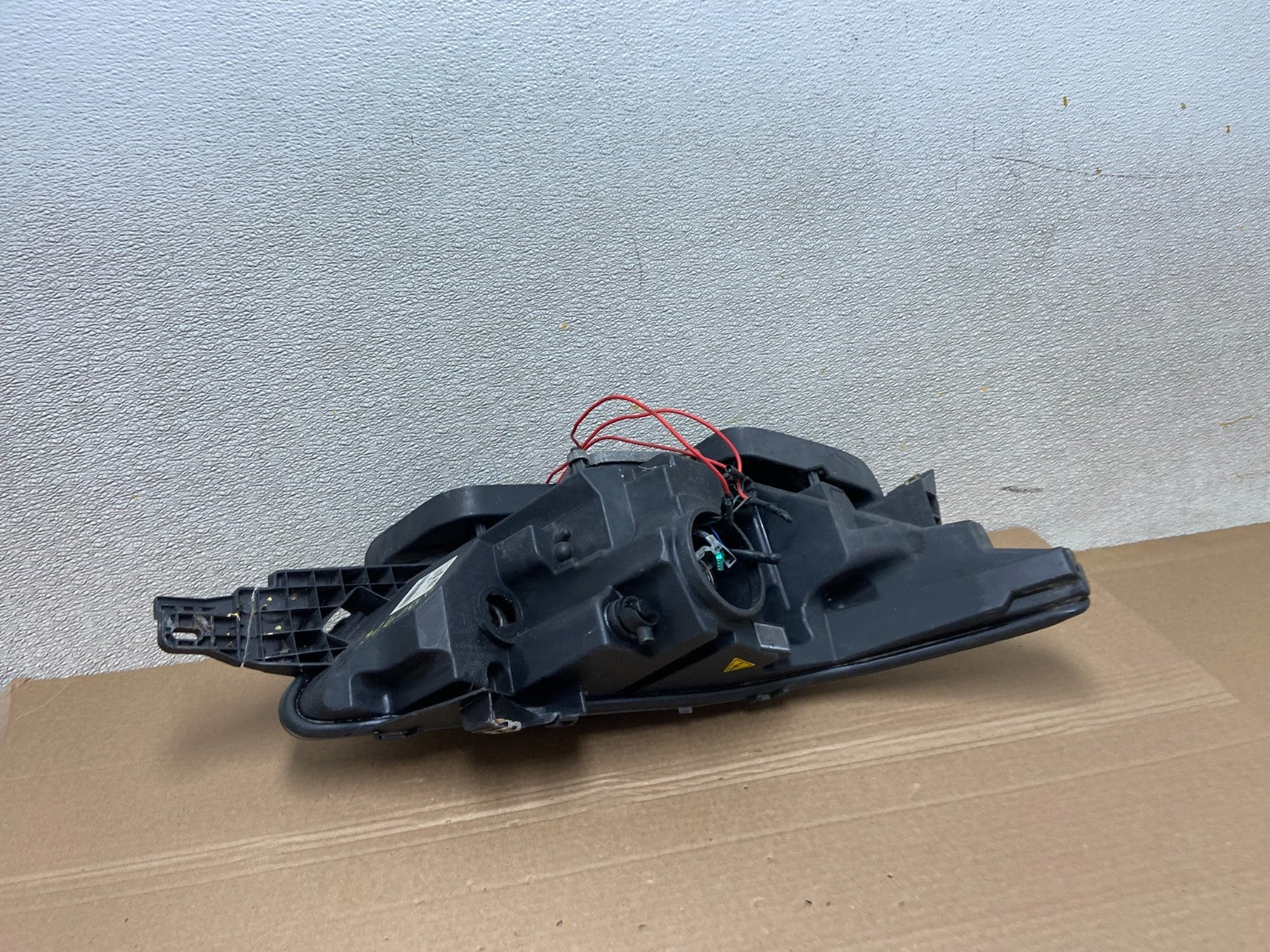2013 to 2019 Ford Taurus Left Driver LH Side Headlight Xenon HID OEM AB0976 DG7