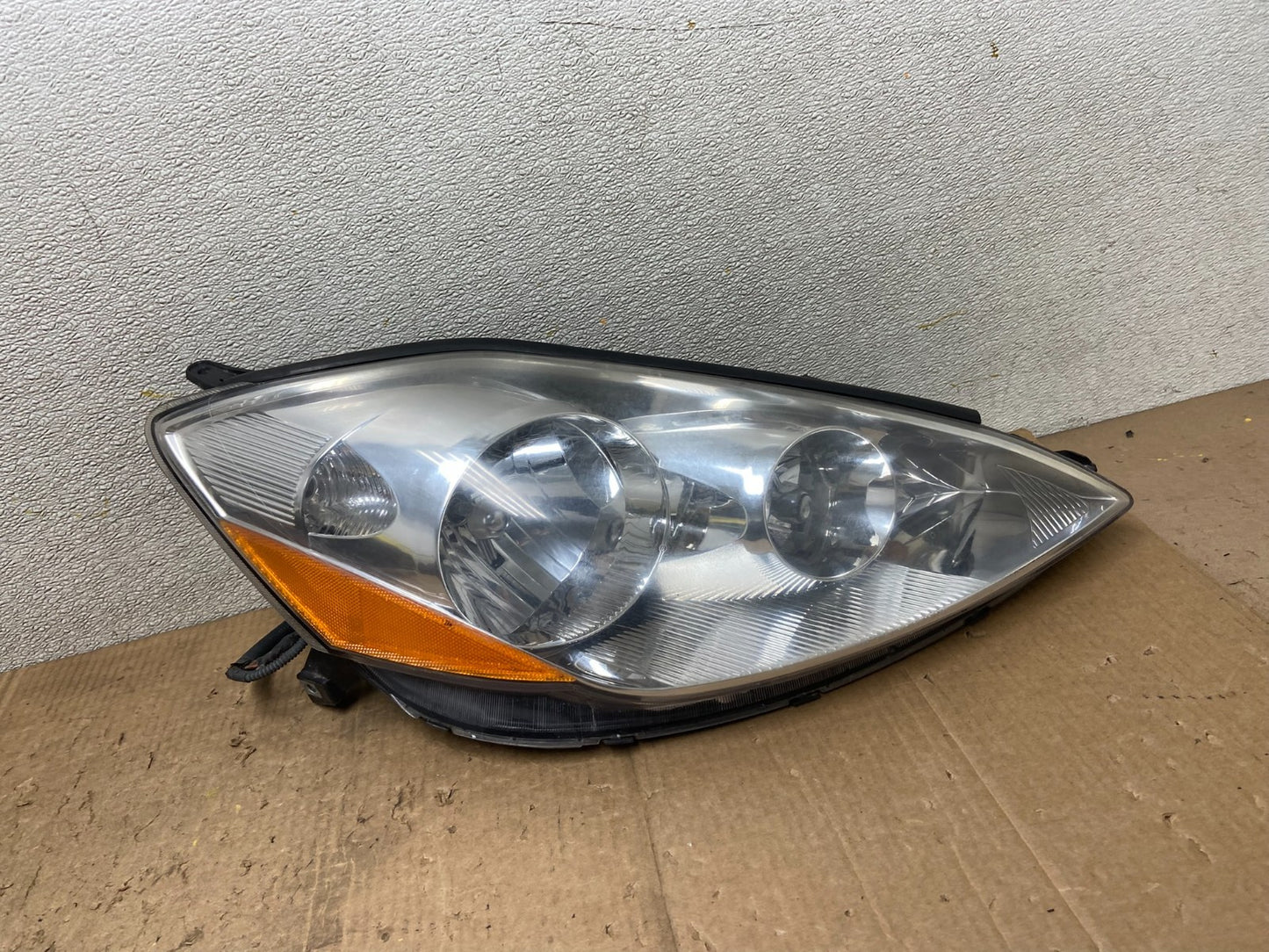 2006 to 2010 Toyota Sienna Right Passenger Rh Side Headlight Halogen AA7121 DW0
