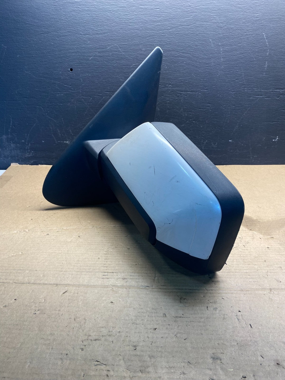2007-2011 Ford Expedition Left Driver View Door Mirror AC6852 DW2