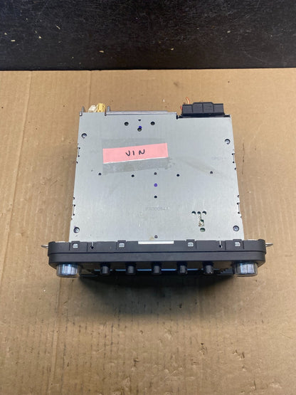 2009 to 2017 Volkswagen Tiguan Radio AM/FM CD Player AG3779 DG4