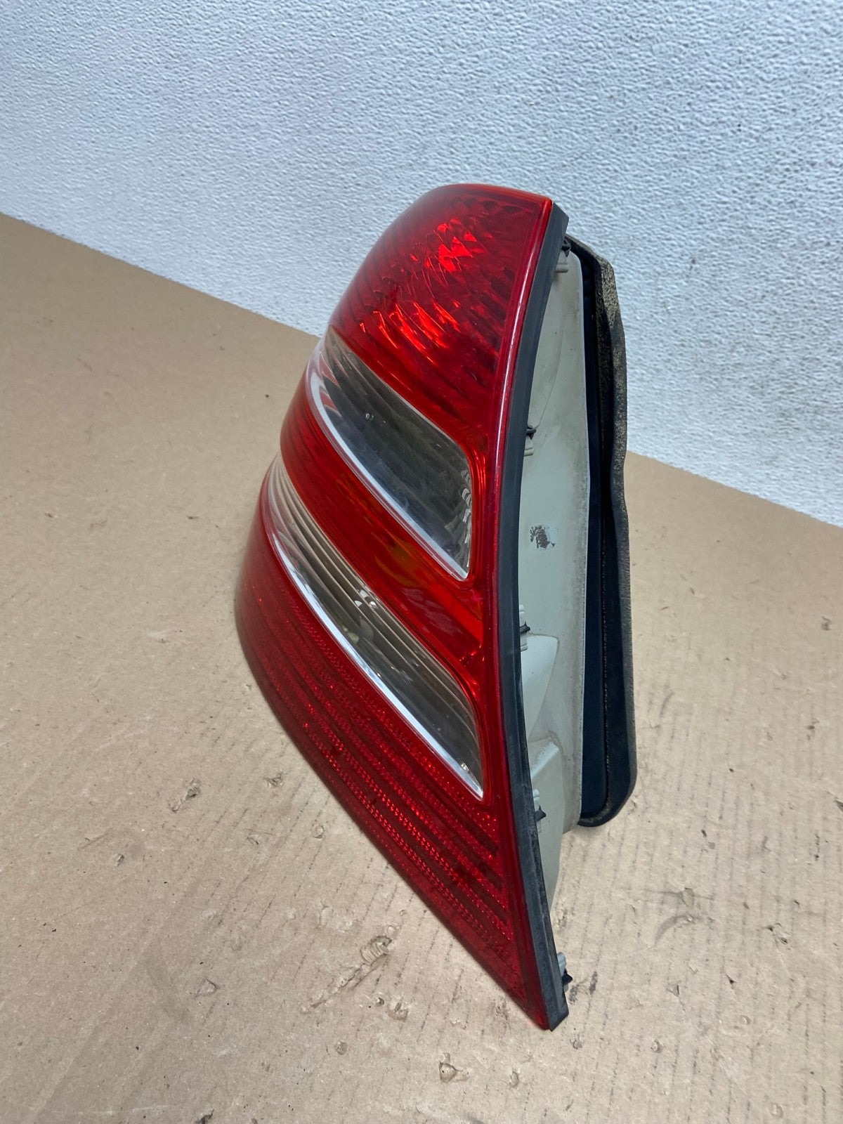 2003-2006 Mercedes E Class Sedan Left Driver LH Side Tail Light AE7306 LK1
