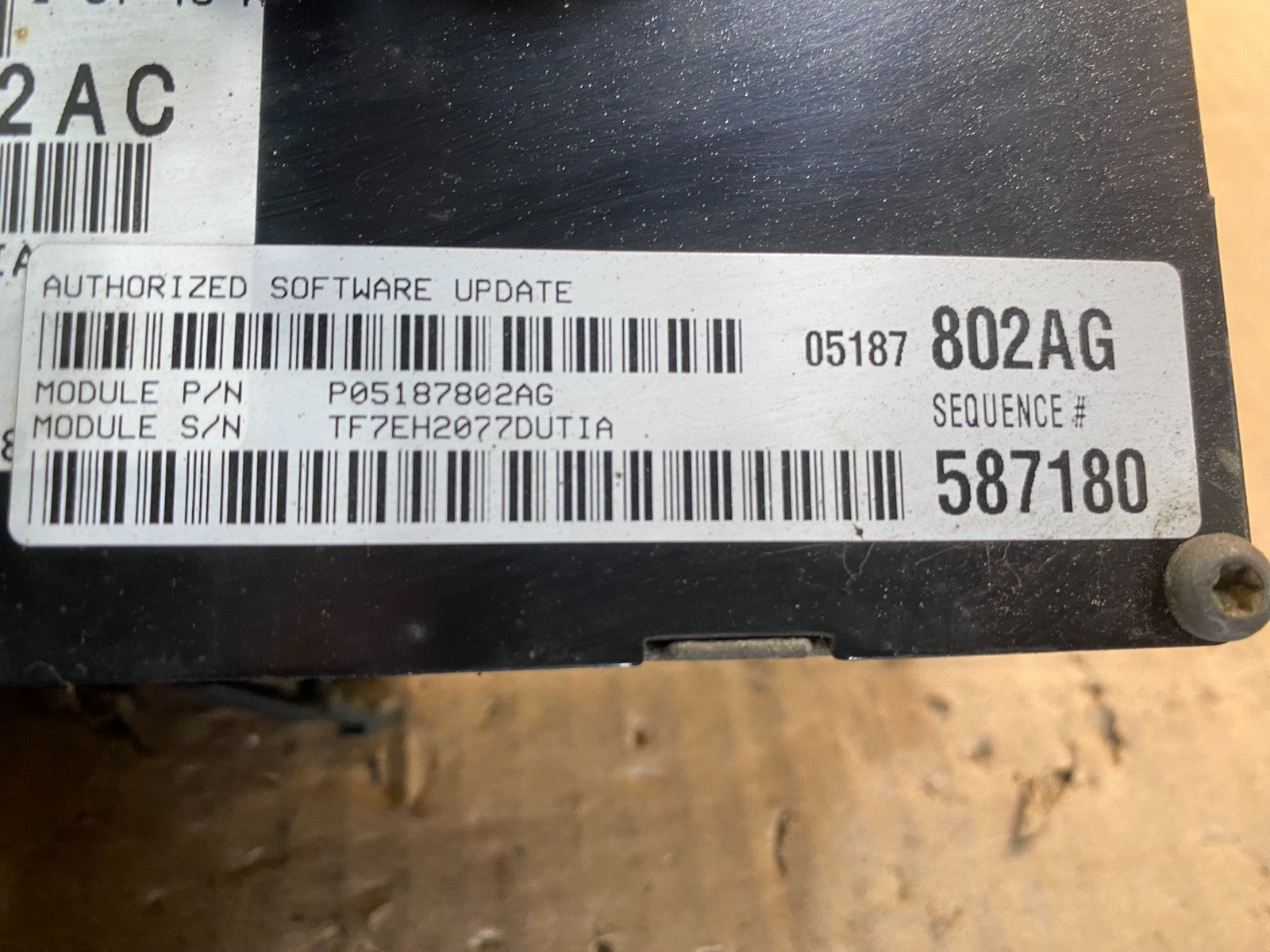 2008 Chrysler Caravan Town & Country 3.8L Engine Control p05187802ag AA7552 DG3