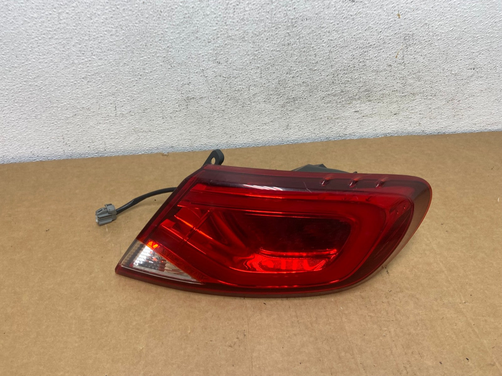 2015 2016 2017 Chrysler 200 Sedan Right Passenger Side Tail Light AD5315 LK0