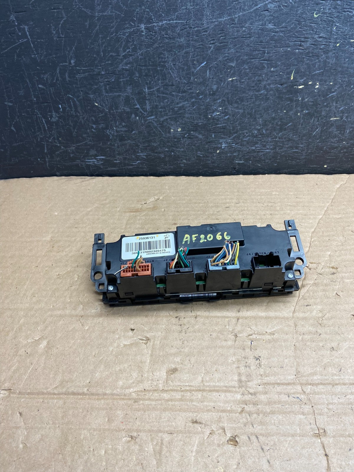 2010-2011 GMC Sierra Chevy Silverado A/C AC Climate Control A/C AF2066 DW3