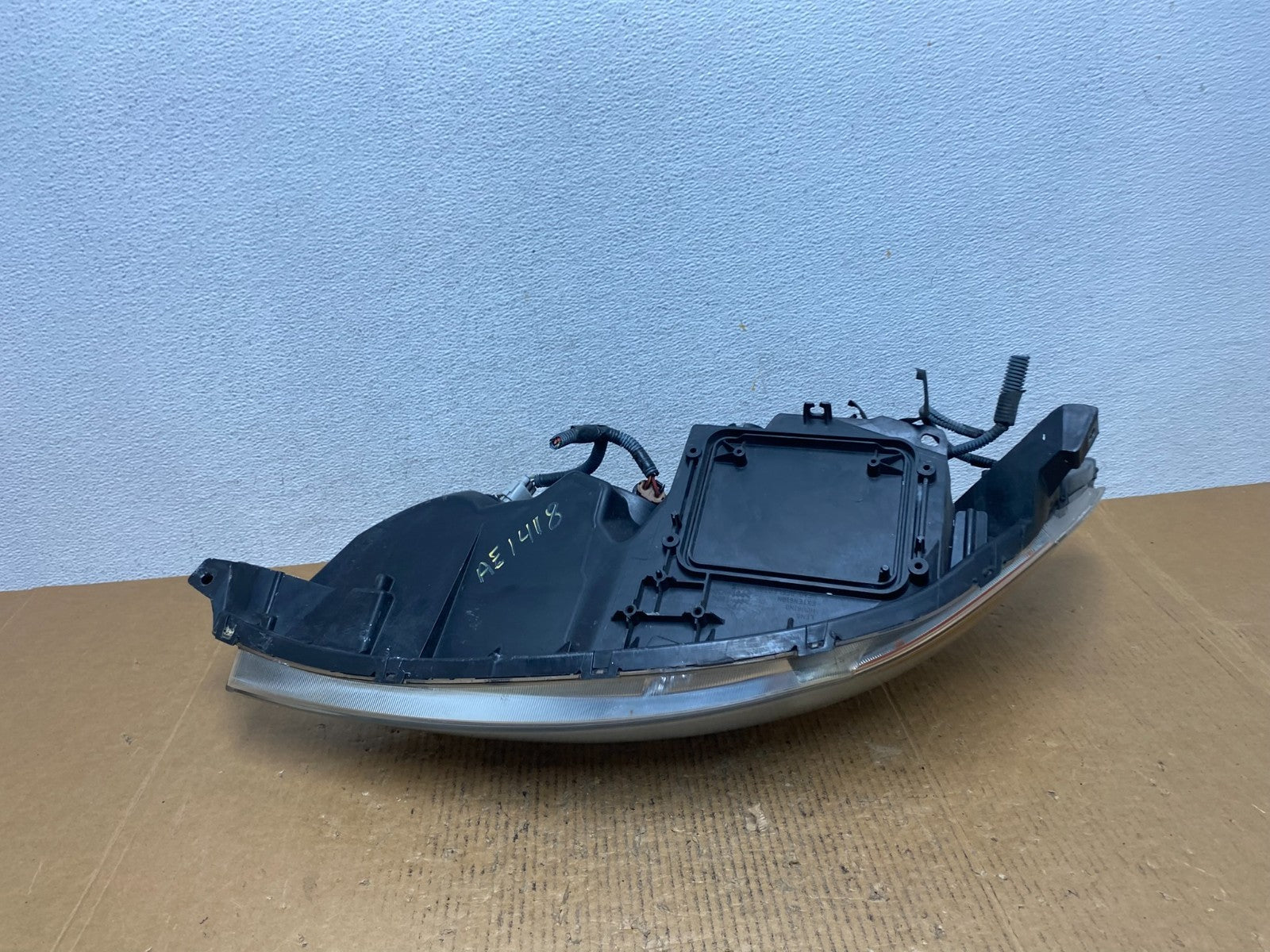 2006 to 2010 Toyota Sienna Right Passenger Rh Side Headlight Halogen AE1418 DW8