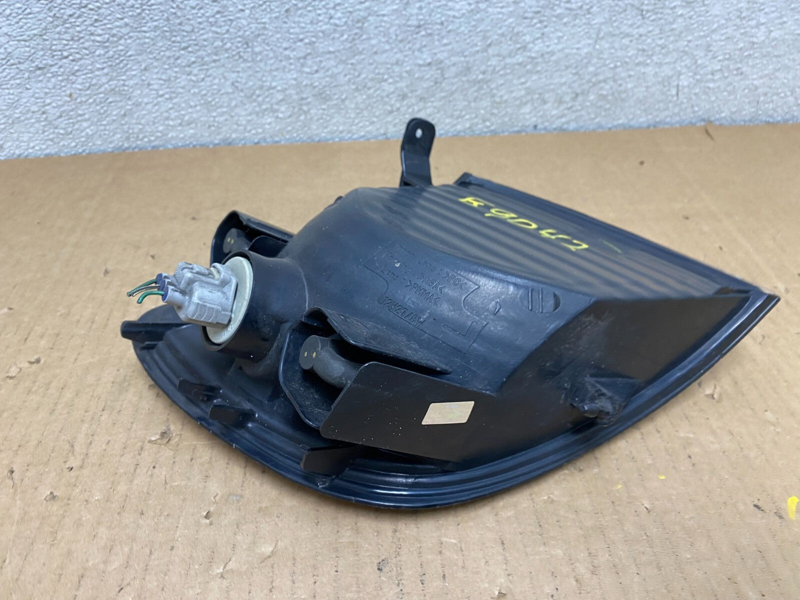 2001 to 2003 Toyota Sienna Left Driver LH Turn Signal G9042 PS7