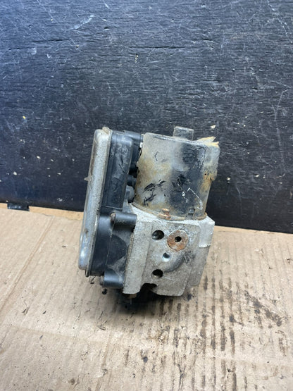 2004-07 Chevrolet Express ABS Pump Control OEM 13567136 Module S4470 DG1