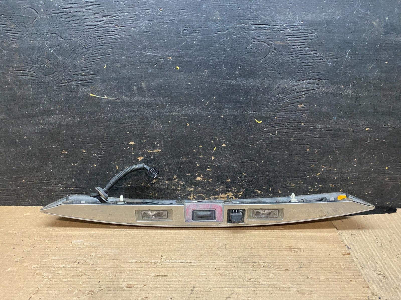 2016-2017 Chevrolet Equinox Rear Liftgate Garnish Chrome Trim W/Camera V7223 DG5