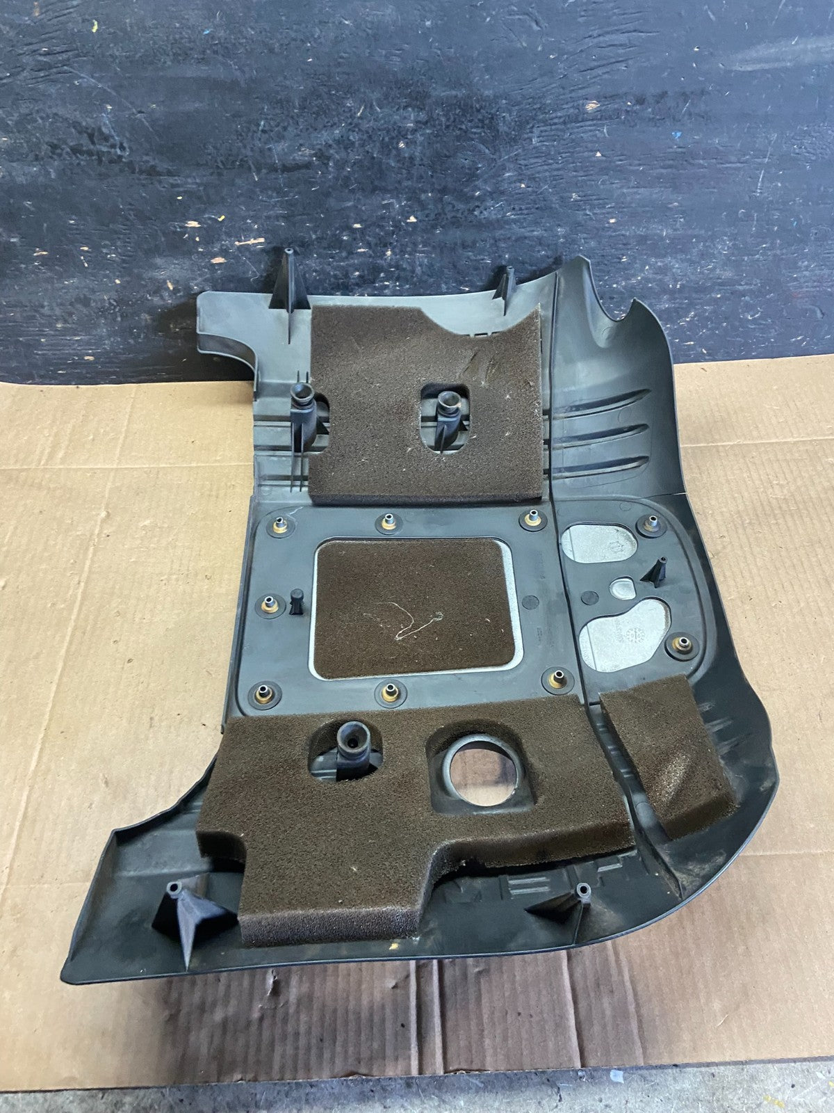 2005 to 2010 Jeep Grand Cherokee 5.7L Hemi Engine Cover Plastic Shield R7326 DG6