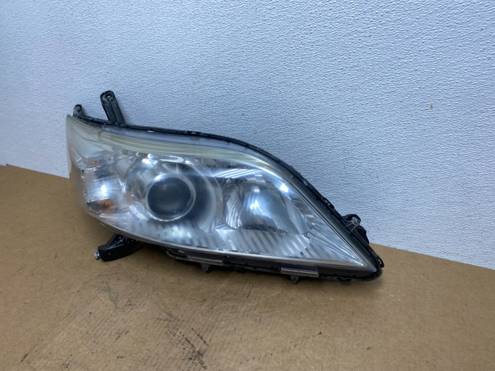 2011-2014 Toyota Sienna Right Passenger RH Halogen Headlight AC2961 DW1