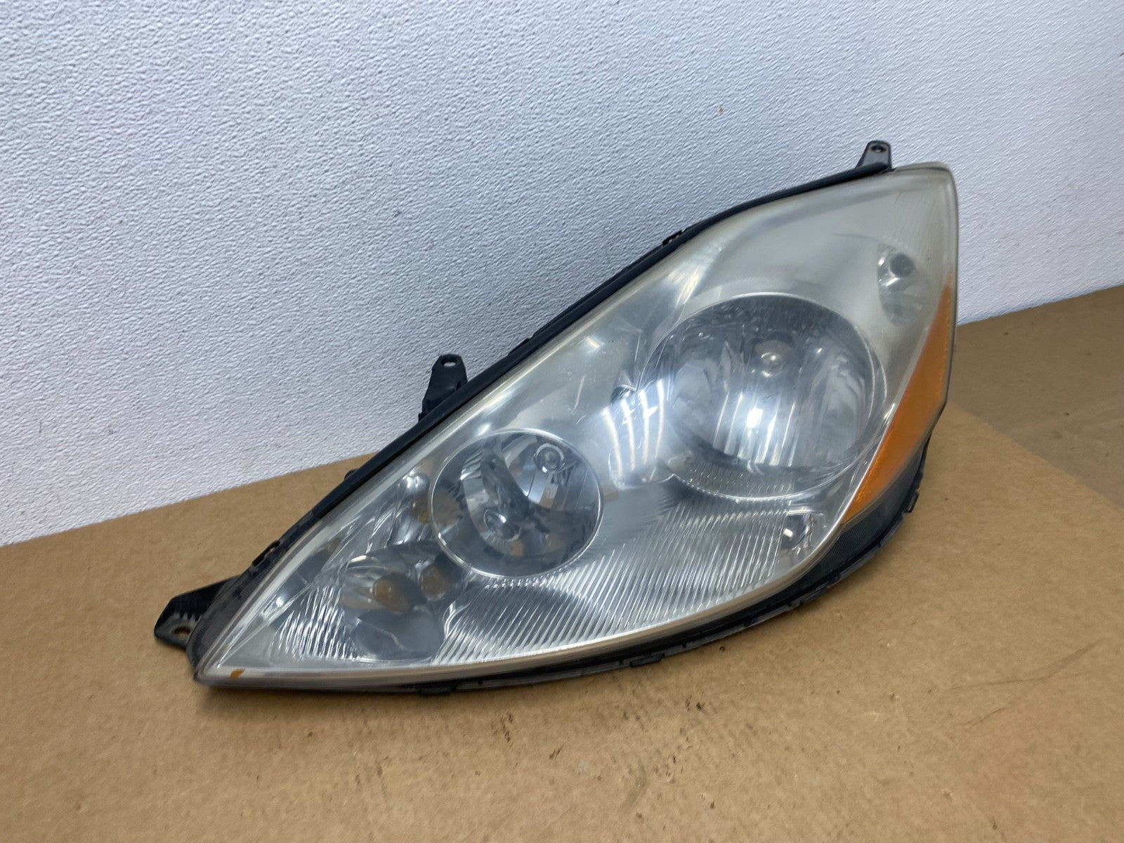 2006 to 2010 Toyota Sienna Left Driver Lh Side Headlight Halogen AC1750 DW2