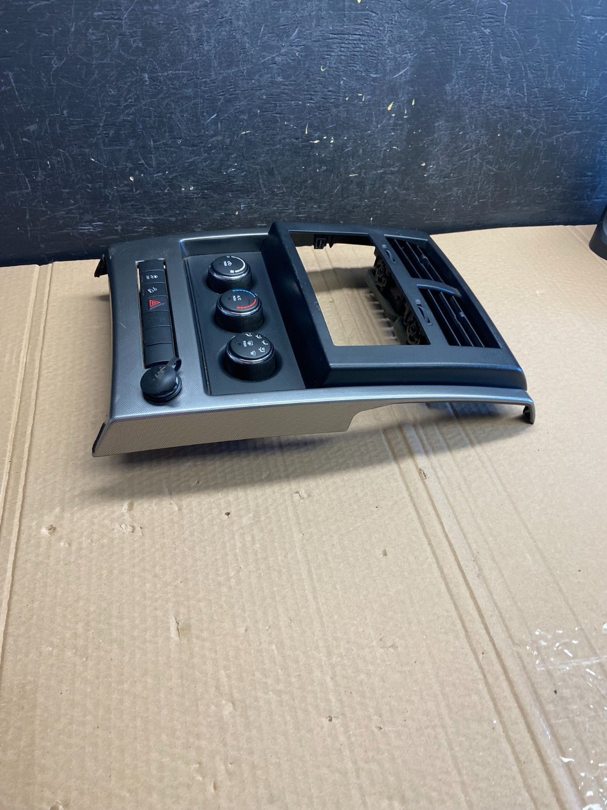 2008 to 2012 Jeep Liberty Dash Climate Temperature Control Radio Bezel AF6115 DG2