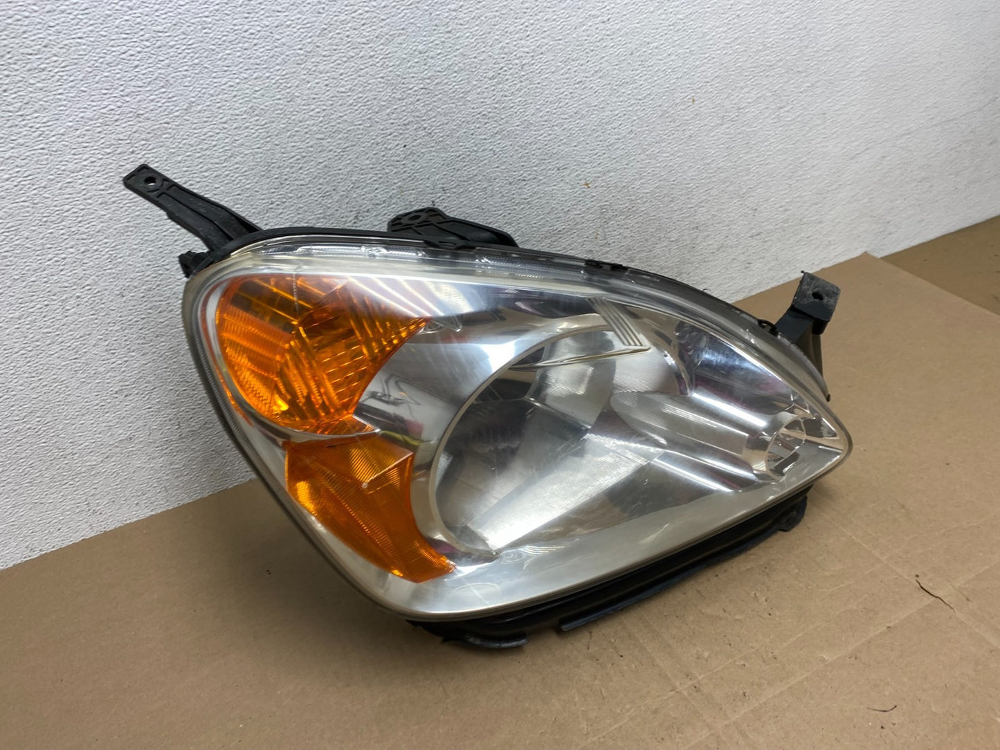 2002 to 2004 Honda CRV CR-V Right Passenger RH Halogen Headlight AE4921 DW2