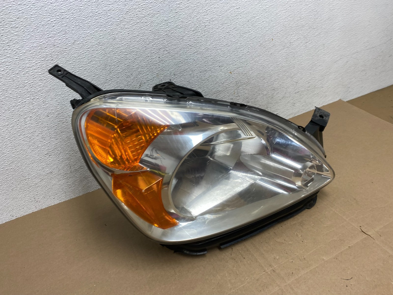 2002 to 2004 Honda CRV CR-V Right Passenger RH Halogen Headlight AE4921 DW2