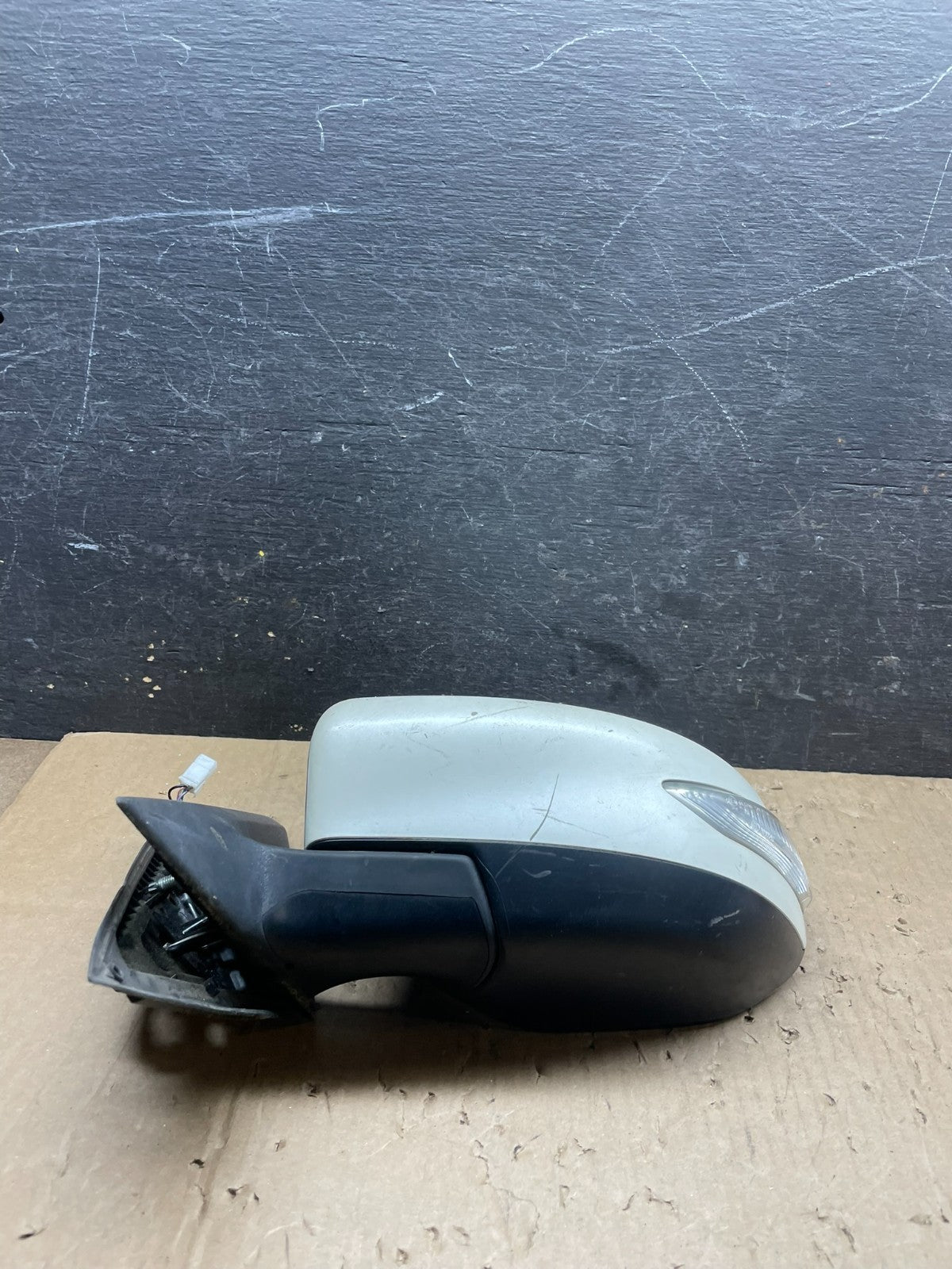 2016 to 2018 Nissan Altima Left Driver LH Turn Signal Door Mirror Q6386 DG3